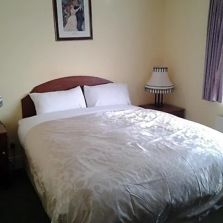 Bed & Breakfast Donnybrook 3*